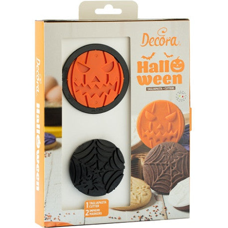 1 Halloween cookie cutter and 2 markers